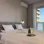 Urban Global - Jacuzzi -8th Floor No 03 - Free Garage - Luxury Apartment *
