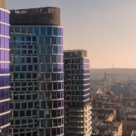 Urban Global, Jacuzzi, 8th Floor No 03, Free Garage, Self Check-in, No Deposit 公寓