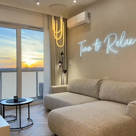 Apartment Urban Global - Jacuzzi - 8th Floor No 03 - Air Condition - Balcony - Free Garage - Luxury
