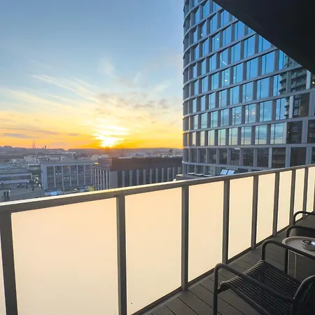 Urban Global - Jacuzzi - 8th Floor No 03 - Air Condition - Balcony - Free Garage - Luxury