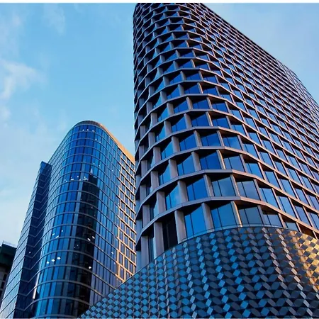Urban Global - Jacuzzi - 8th Floor No 03 - Air Condition - Balcony - Free Garage - Luxury Apartment *