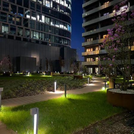 Urban Global - Jacuzzi - 8th Floor No 03 - Air Condition - Balcony - Free Garage - Luxury Apartment *