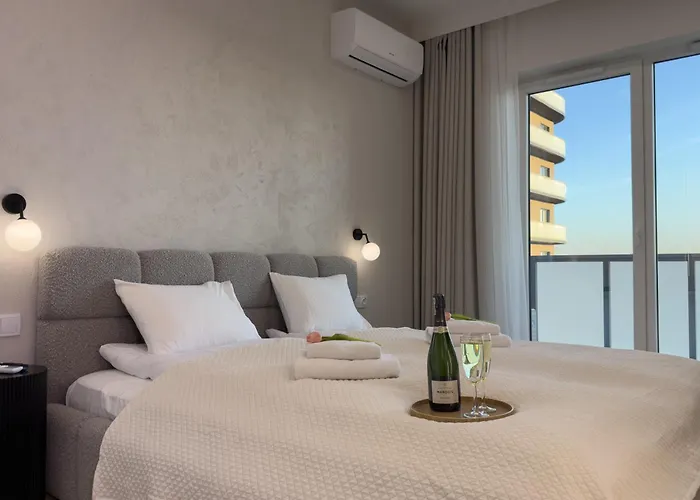 Urban Global, Jacuzzi, 8th Floor No 03, Free Garage, Self Check-in, No Deposit Apartament *