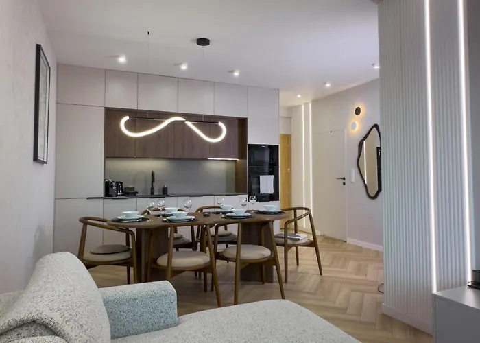 Urban Global, Jacuzzi, 8th Floor No 03, Free Garage, Self Check-in, No Deposit *