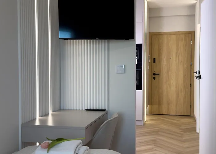 Urban Global, Jacuzzi, 8th Floor No 03, Free Garage, Self Check-in, No Deposit דירה *