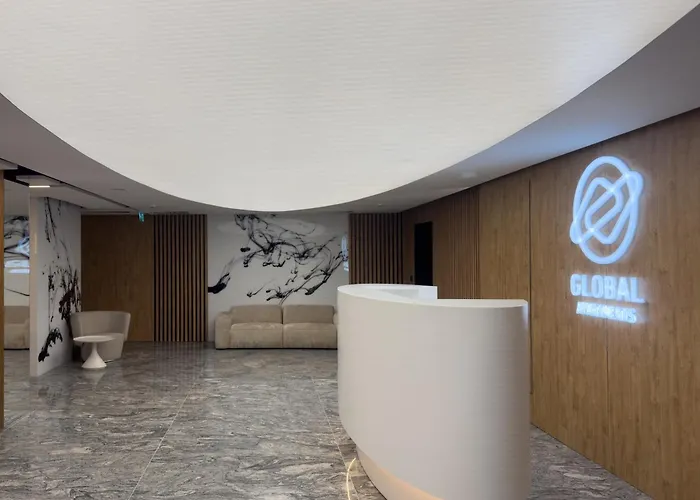 Urban Global, Jacuzzi, 8th Floor No 03, Free Garage, Self Check-in, No Deposit דירה *