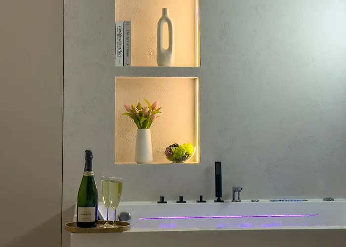 דירה Urban Global, Jacuzzi, 8th Floor No 03, Free Garage, Self Check-in, No Deposit *