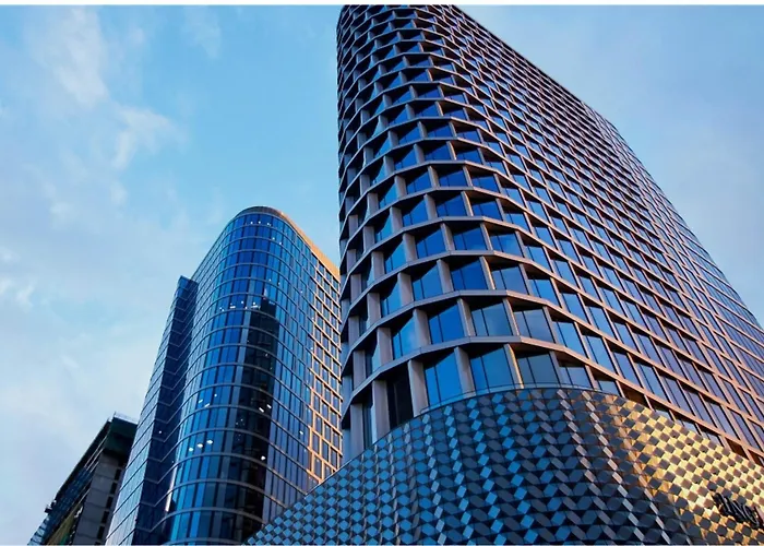 Urban Global, Jacuzzi, 8th Floor No 03, Free Garage, Self Check-in, No Deposit Apartament *